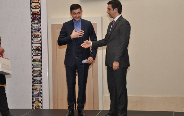 Bu məşhurlar YAP-a &uuml;zv oldular - Fotolar