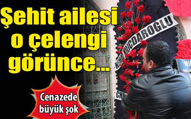 Kılı&ccedil;daroğlunun şəhidin dəfninə g&ouml;ndərdiyi &ccedil;ələng etiraza səbəb oldu - Foto