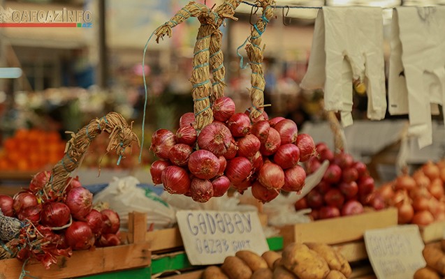 Bazarda yerli məhsul od qiymətinədir - Reportaj