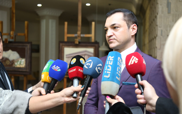 İcra baş&ccedil;ısı şokolad sərgisində - Foto