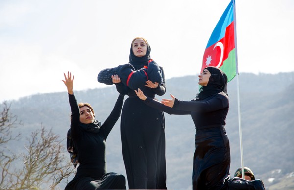 Hərb&ccedil;ilər Xocalını belə yad etdi - Fotolar