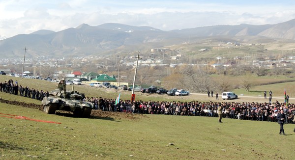 Hərb&ccedil;ilər Xocalını belə yad etdi - Fotolar