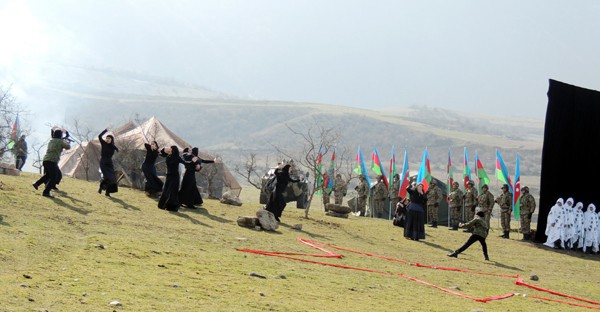 Hərb&ccedil;ilər Xocalını belə yad etdi - Fotolar