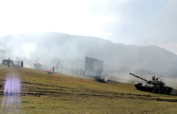 Hərb&ccedil;ilər Xocalını belə yad etdi - Fotolar