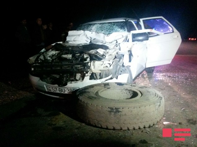 &ldquo;Lada&rdquo; &ldquo;Kamaz&rdquo;la toqquşdu - 3 yaralı+Fotolar