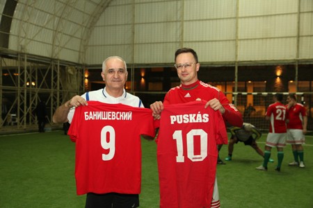 Nazirlərimiz futbol oynadı -  Macarlarla + Fotolar