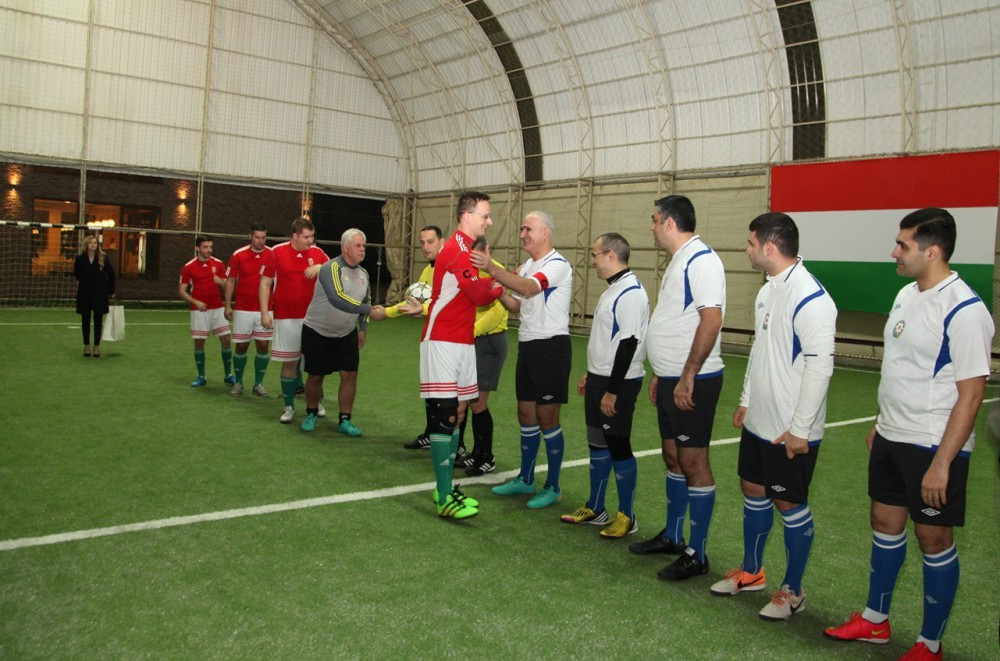 Nazirlərimiz futbol oynadı -  Macarlarla + Fotolar