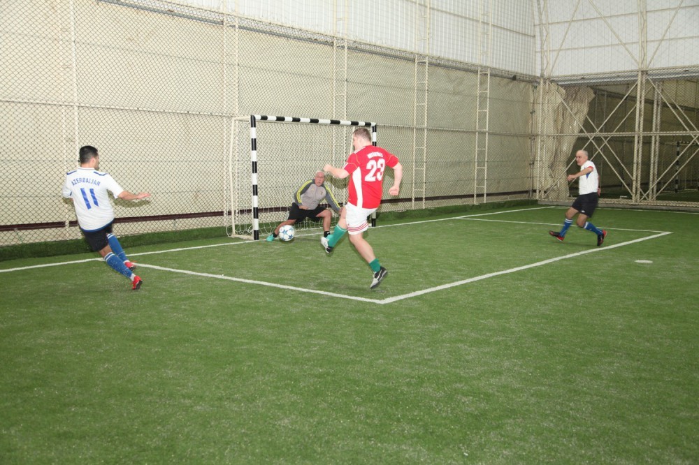 Nazirlərimiz futbol oynadı -  Macarlarla + Fotolar