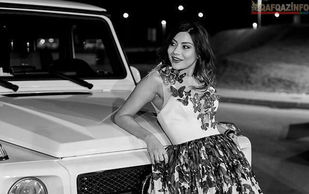 Aysel bahalı maşınla... -  Fotolar