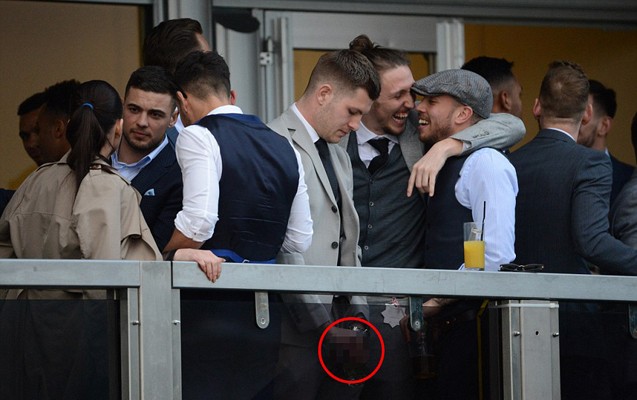 Məşhurlardan biabır&ccedil;ı hərəkət - Sərxoş olub... + Fotolar