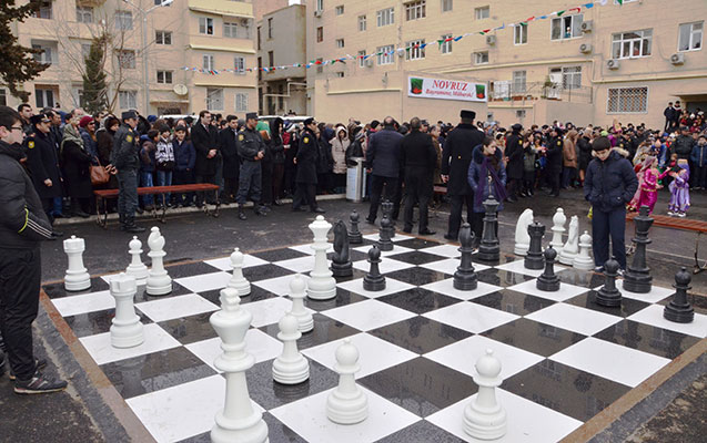  Eldar Əzizov bu dəfə ən böyük paxlavanı kəsdi  -  Fotolar