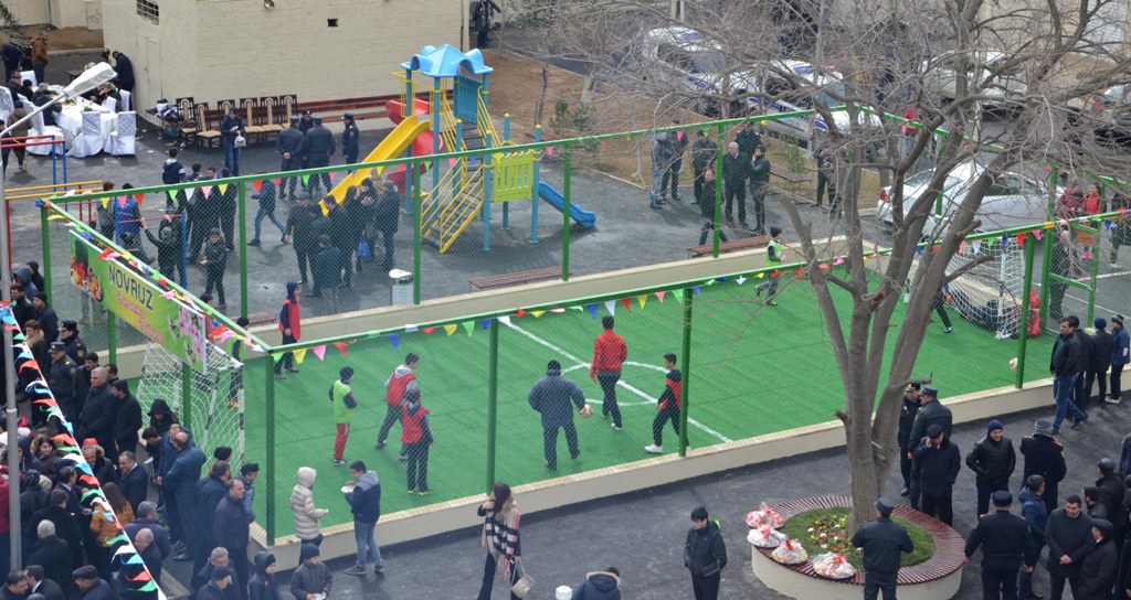  Eldar Əzizov bu dəfə ən böyük paxlavanı kəsdi  -  Fotolar