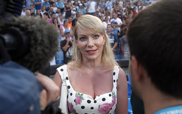 Dünyanın ən varlı qadını ana oldu -  53 yaşında... + Fotolar