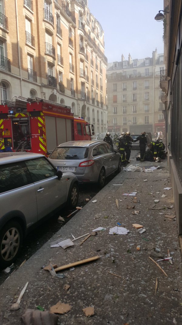 Parisdə yaşayış binasında partlayış -  Yaralılar var