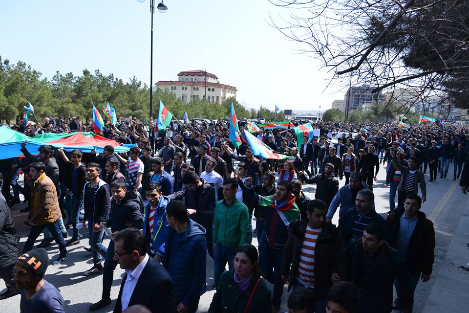 Sumqayıt daha bir şəhidini izdihamla yola saldı  -  Fotolar