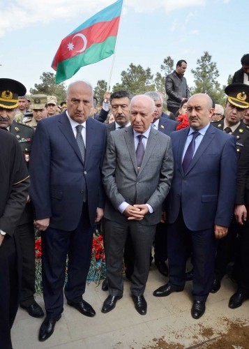 D&ouml;vlət qulluq&ccedil;usunun oğlu da şəhid olub -  Fotolar