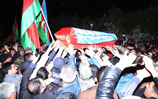 Şəhid pilot Bakıya izdihamla yola salındı  -  Fotolar