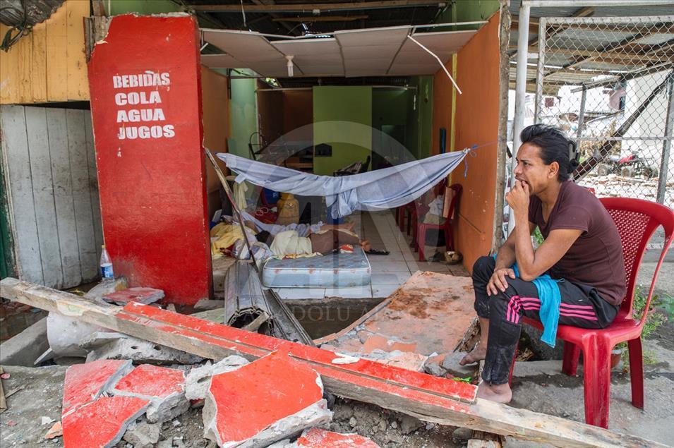 Ölənlərin sayı 272-yə çatdı  -  Dəhşətli zəlzələdən fotolar