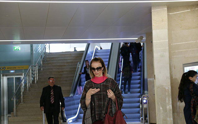 Bənövşəyi xətdən -   Fotosessiya