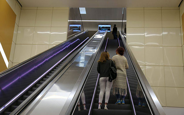 Bənövşəyi xətdən -   Fotosessiya