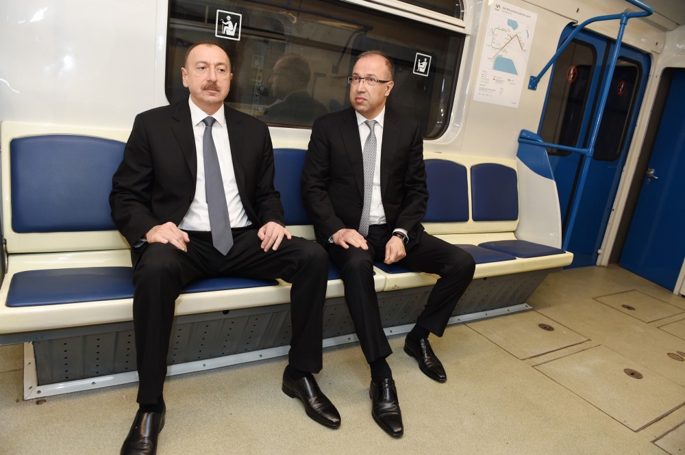 İlham Əliyev metroda - Fotolar