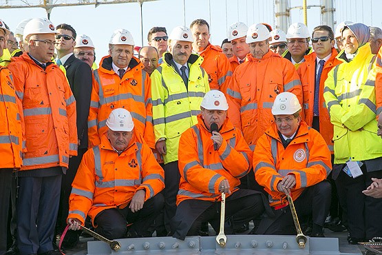 Ərdoğan s&uuml;kan arxasında  -  Fotolar