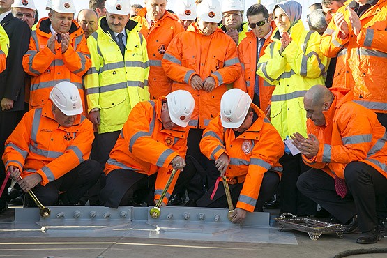 Ərdoğan s&uuml;kan arxasında  -  Fotolar