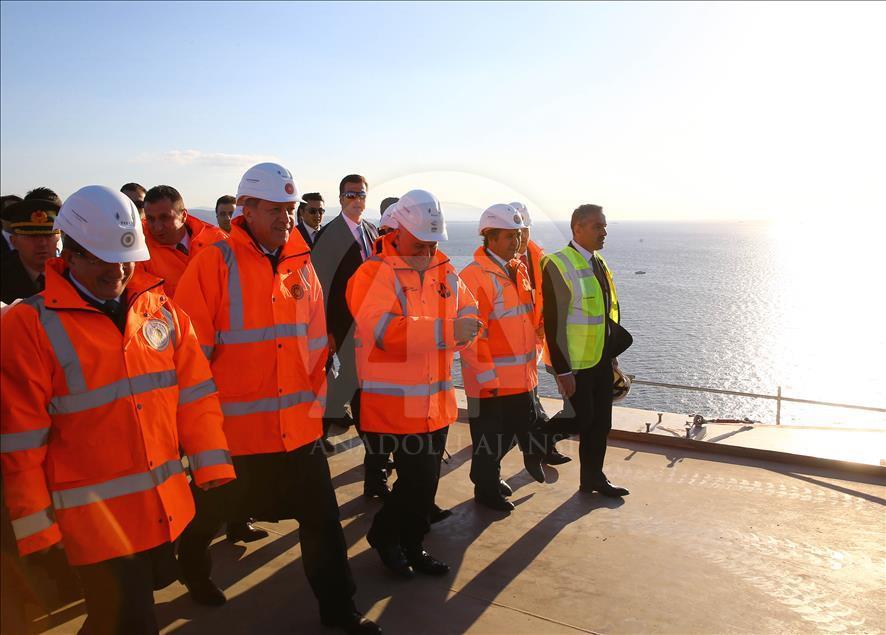 Ərdoğan s&uuml;kan arxasında  -  Fotolar