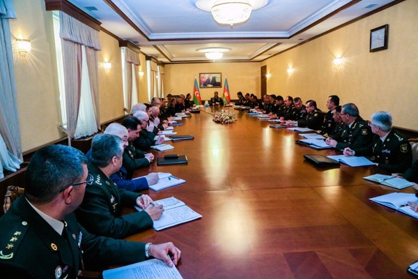 Aprel m&uuml;haribəsi ilə bağlı m&uuml;şavirə ke&ccedil;irildi -  Fotolar