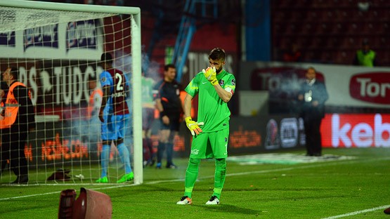 &ldquo;Fənərbax&ccedil;a&rdquo;nın oyununda dava - Hakimi təpiklədilər +Fotolar