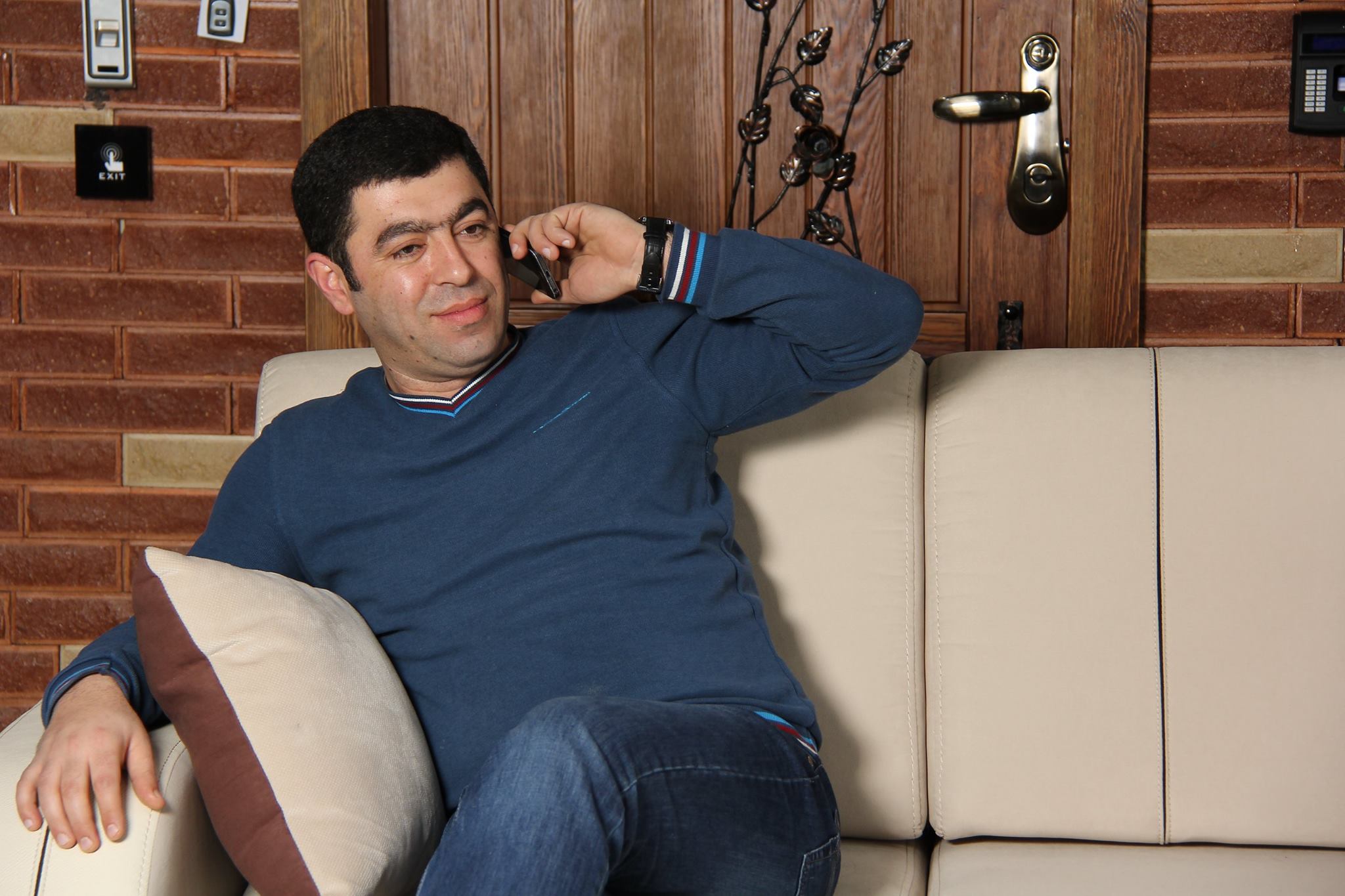 İntihar edən məşhur şirkətin rəhbəri bir m&uuml;ddət əvvəl - Yeni mağaza a&ccedil;ıbmış...