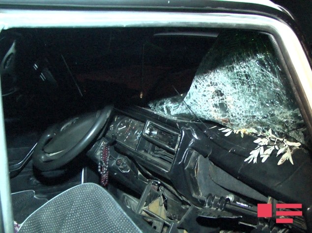 &ldquo;07&rdquo;nin s&uuml;r&uuml;c&uuml;s&uuml; qəza t&ouml;rədib qa&ccedil;dı  -  3 yaralı+Foto