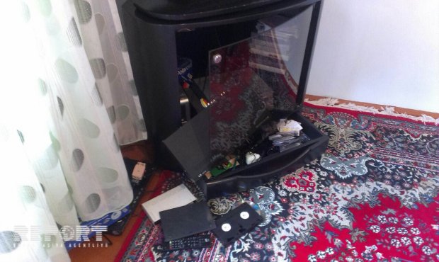 &ldquo;Azərsu&rdquo;nun iş&ccedil;isi adı ilə evə basqın etdilər - Fotolar