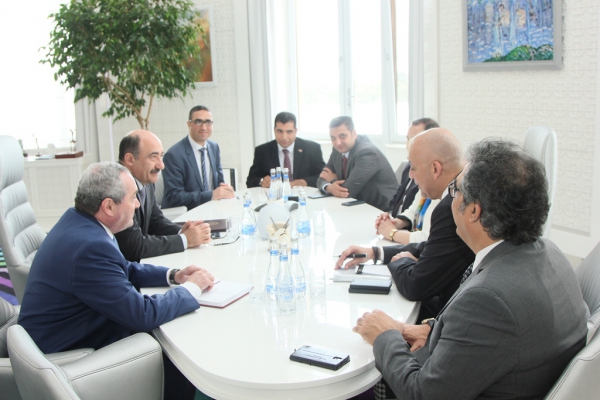 Nazir Misirin turizm &uuml;zrə n&uuml;mayəndələri ilə g&ouml;r&uuml;şd&uuml;