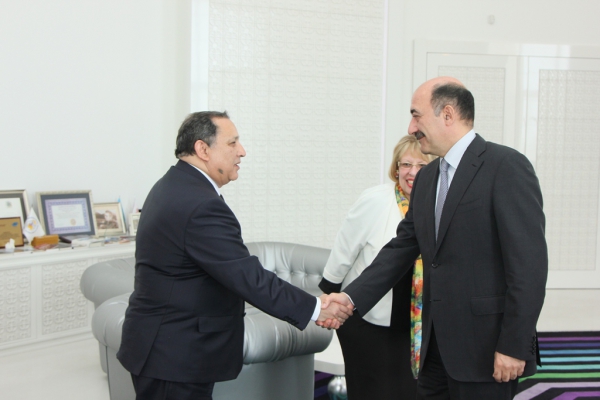 Nazir Misirin turizm &uuml;zrə n&uuml;mayəndələri ilə g&ouml;r&uuml;şd&uuml;