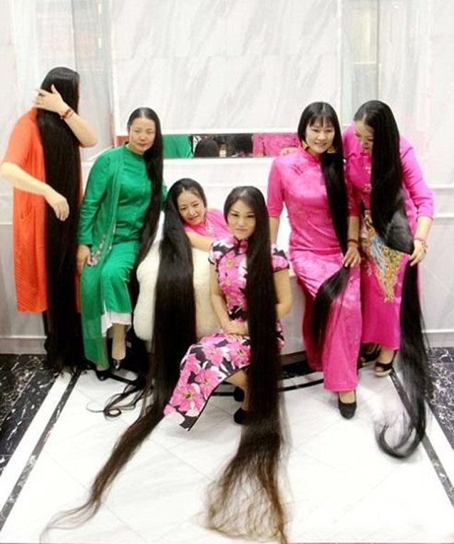 20 ildir ki, sa&ccedil;larını kəsdirmirlər... - Fotolar