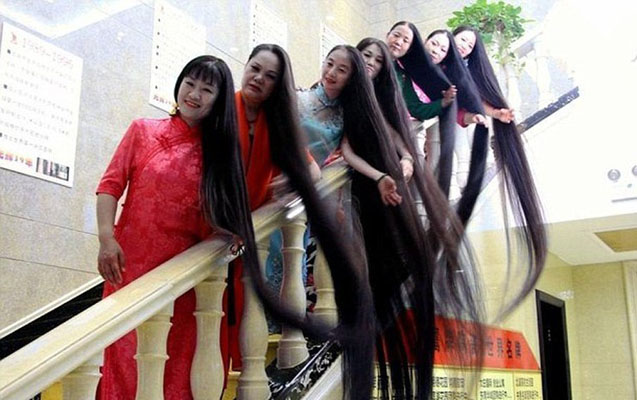 20 ildir ki, sa&ccedil;larını kəsdirmirlər... - Fotolar