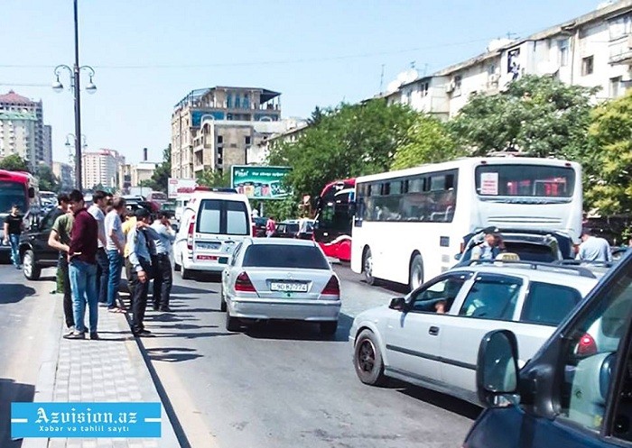 “Nissan” “Porsche”yə, “Porsche” avtobusa çırpıldı  -  Fotolar
