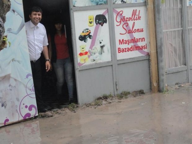 Salyanda leysan - Həyətləri su basdı+Fotolar