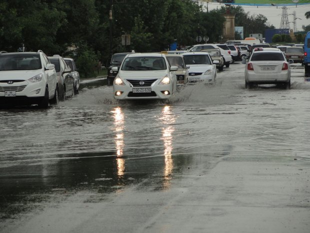 Salyanda leysan - Həyətləri su basdı+Fotolar