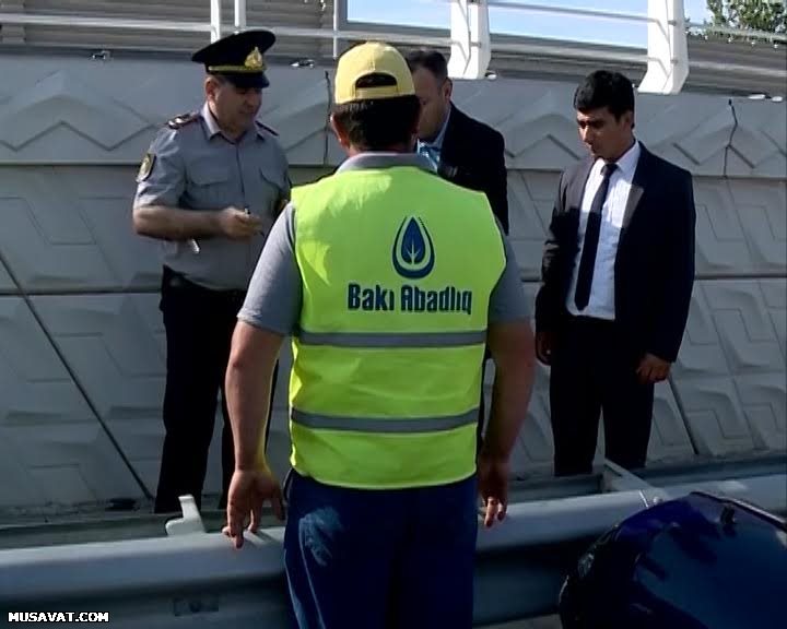 Bakıda avtobus elektromobilə &ccedil;ırpıldı  -  Yaralılar var+Fotolar