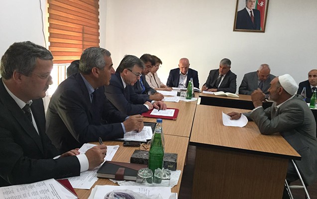 Nazir vətəndaşları qəbul edib Nazir vətəndaşları qəbul edib