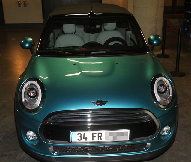 Məşhur cütlüyün 132 minlik maşını - Fotolar Məşhur cütlüyün 132 minlik maşını - Fotolar