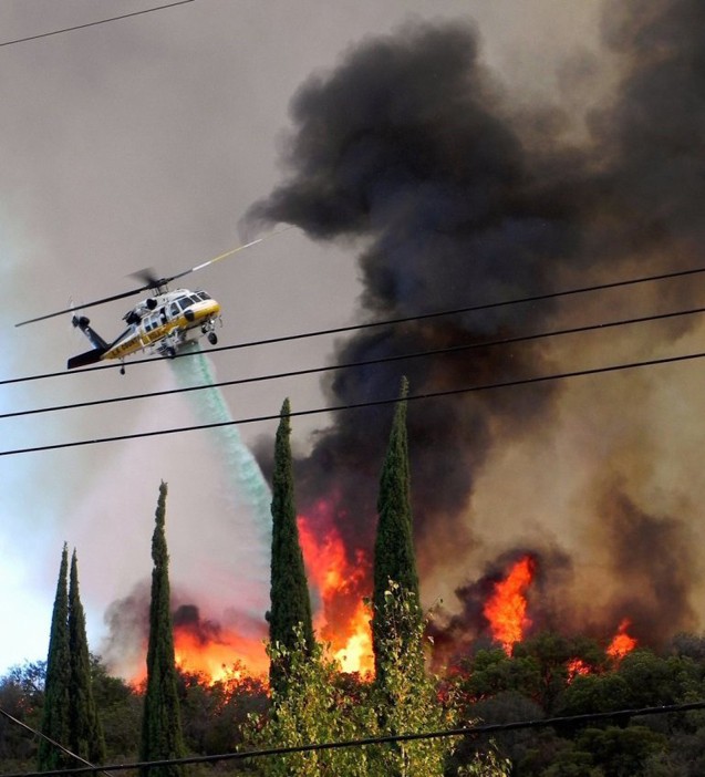 Məşhurların yaşadığı qəsəbədə yanğın - 5 min nəfər təxliyyə edildi