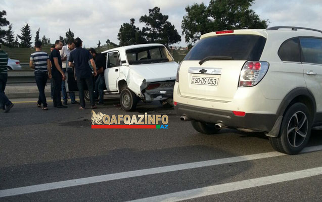 Bakıda &ldquo;Range Rover&rdquo;lə &ldquo;07&rdquo; toqquşdu -  Fotolar