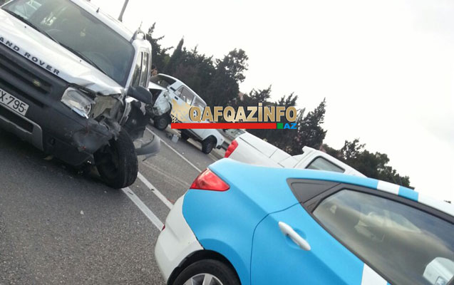Bakıda &ldquo;Range Rover&rdquo;lə &ldquo;07&rdquo; toqquşdu -  Fotolar