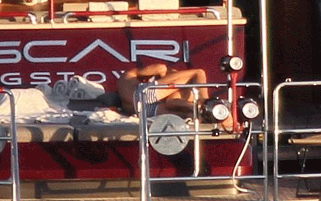 Ronaldo yaxtada qızlarla -  Fotolar