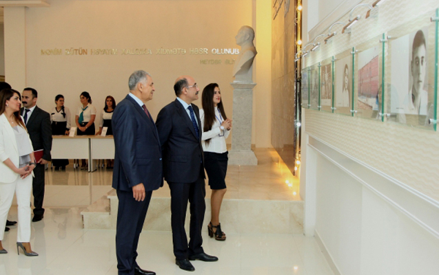 Nazir vətəndaşlarla görüşdü -  Fotolar