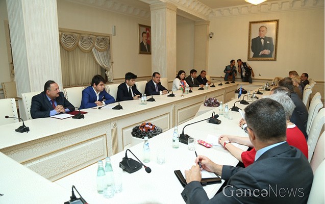 Gəncədə Aİ ilə tərəfdaşlığın 25 illiyi qeyd edilib Gəncədə Aİ ilə tərəfdaşlığın 25 illiyi qeyd edilib