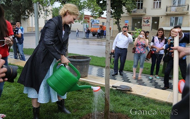 Gəncədə Aİ ilə tərəfdaşlığın 25 illiyi qeyd edilib Gəncədə Aİ ilə tərəfdaşlığın 25 illiyi qeyd edilib